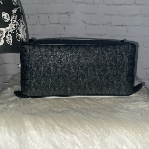 Michael Kors BROOKLYN Medium Backpack/JET SET TRAVEL Large Wallet 2pc Set - Picture 6 of 9